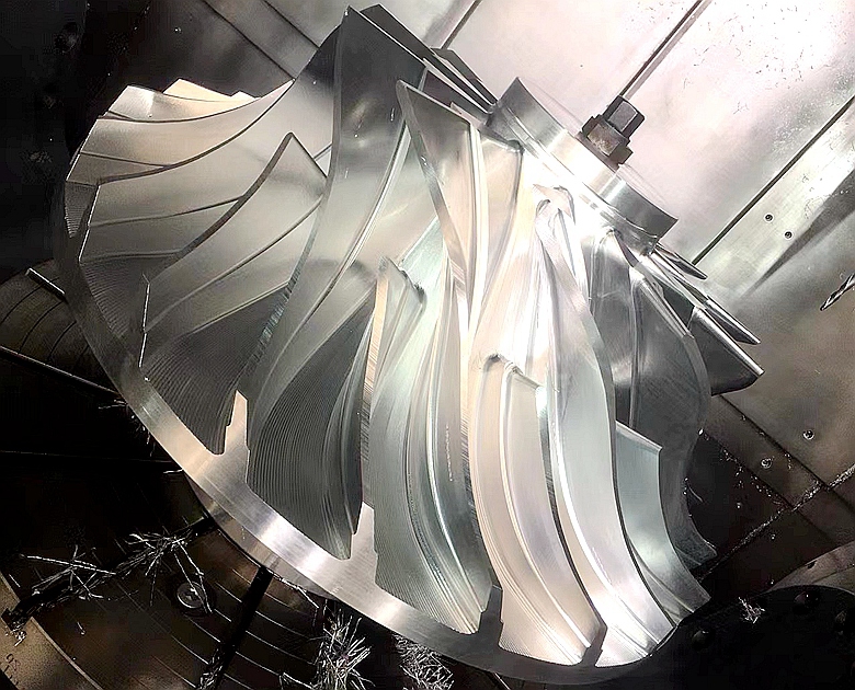 数控加工中心三轴、四轴、五轴之差